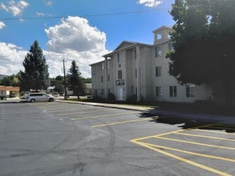 Building Photo - Pinetree Condominiums- Student Housing