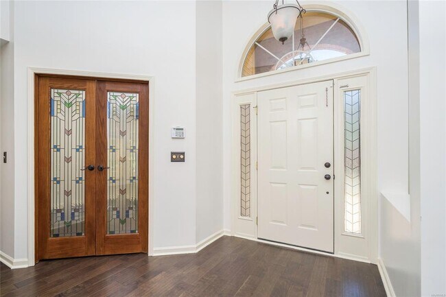 Foto del edificio - 561 Pine Tree Ln