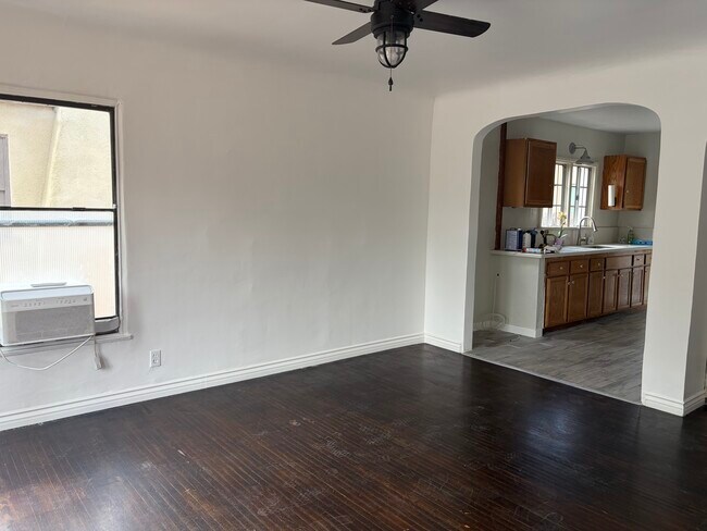 Foto del edificio - 3506 Falcon Ave