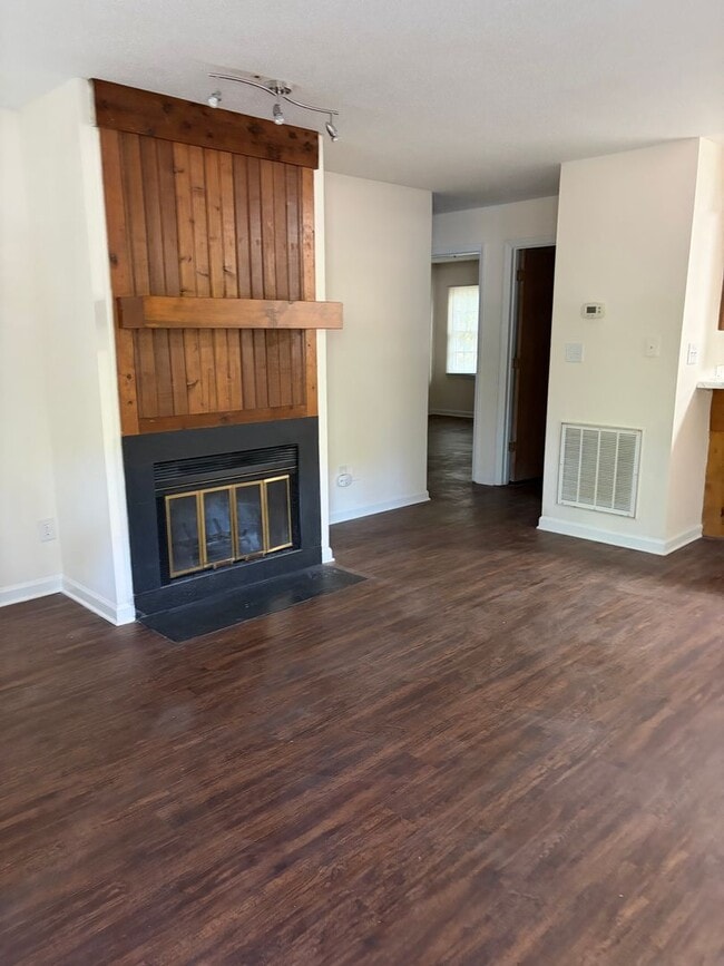 Building Photo - 2401 Sawmill Rd
