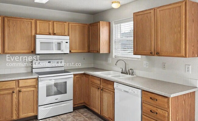 Foto del edificio - 451 Stardust Ct