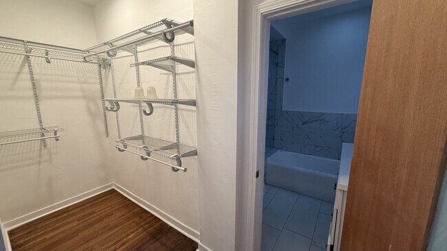 Foto del edificio - 6133 Orange St