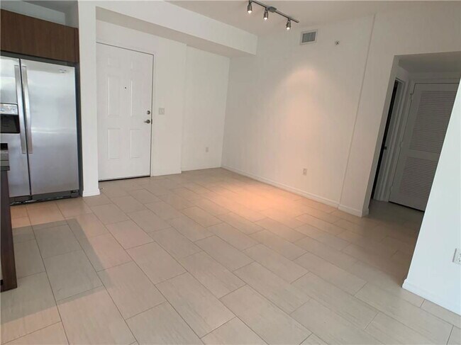 Building Photo - 601 NW 82nd Ave