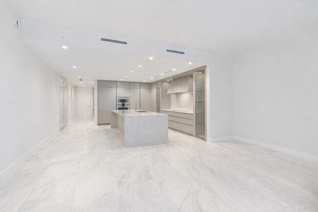 Foto del edificio - 200 SE Mizner Blvd