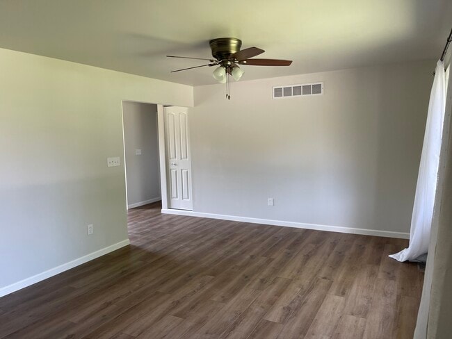 Living room back view - 192 N 500 W