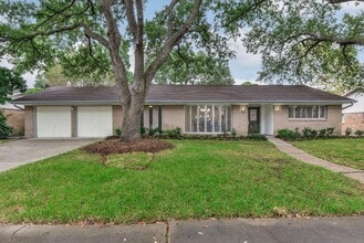 Building Photo - 5470 Darnell St
