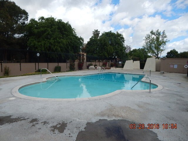 Foto del edificio - Riverside - 3 Bedroom Condo in Springbrook...