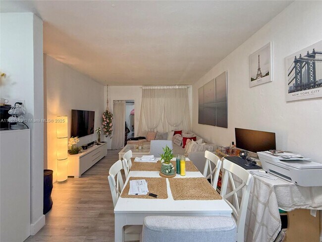 Foto del edificio - 3121 SW 25th Ter
