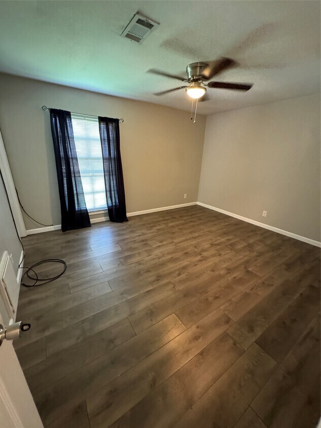 Foto del edificio - 9902 Valley Sun Dr