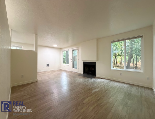 Building Photo - 7077 SW Montauk Cir