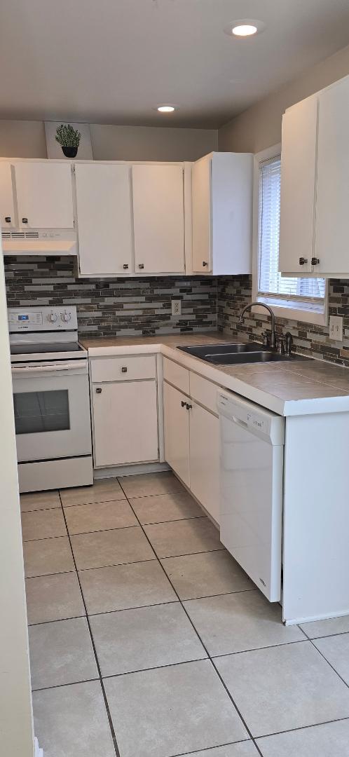 Building Photo - 1953 Conlon Ave SE