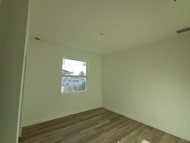 Building Photo - 4537-4539 26th St SW