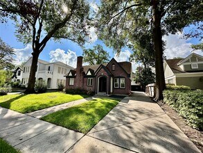 Building Photo - 1637 Bonnie Brae St