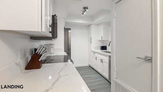 Foto del edificio - 1455 E Katie Ave