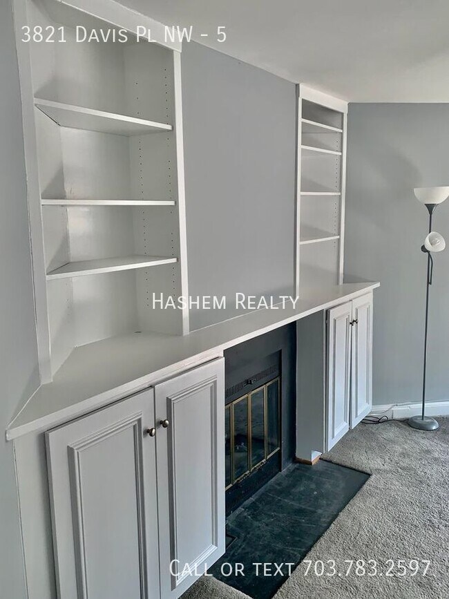 Building Photo - Charming 1 Bedroom 1 Bath House in the Hea...