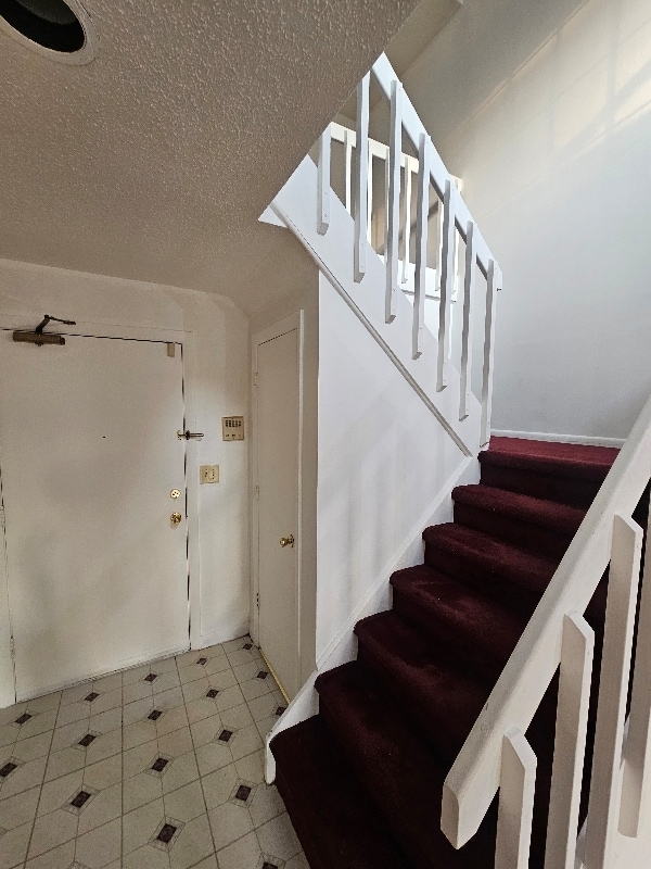 Building Photo - 136 Kane St