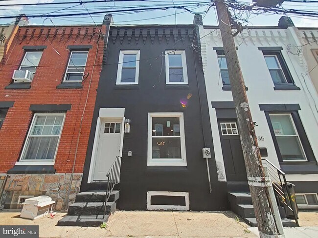 Foto del edificio - 1743 N Stillman St