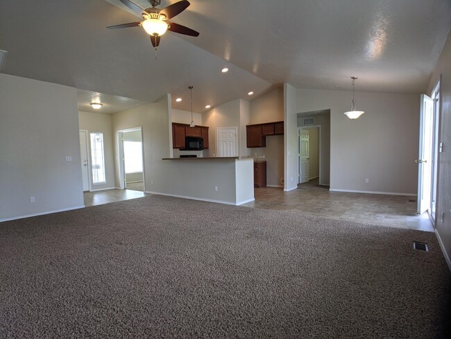 Building Photo - 611 N Kayden Way