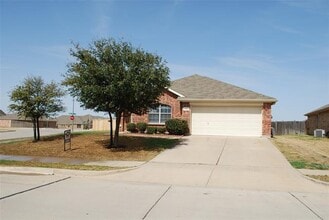 Building Photo - 1232 Sweetwater Dr