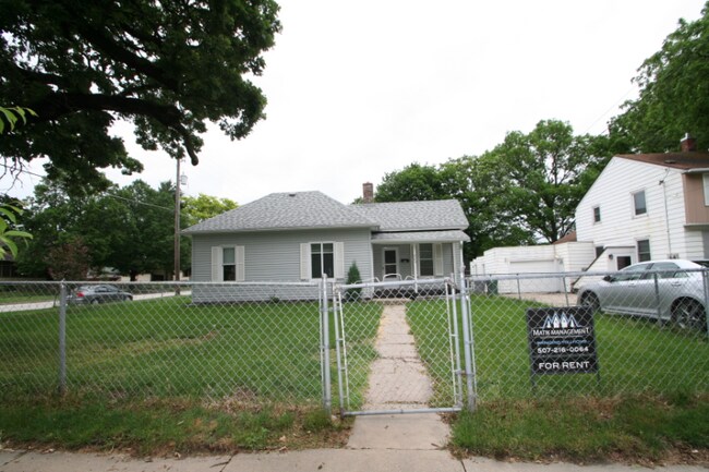 Foto del edificio - 304 9th Ave SE