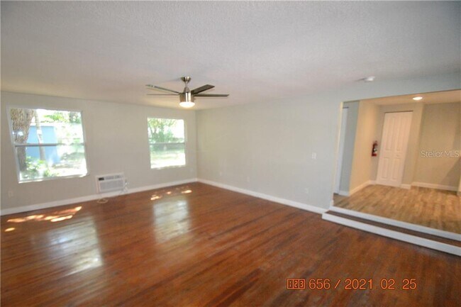 Building Photo - 419 Stremma Rd