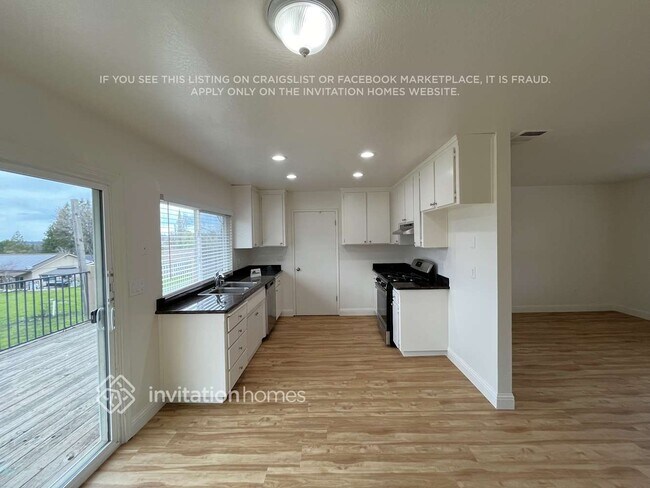 Building Photo - 12171 Dry Creek Rd