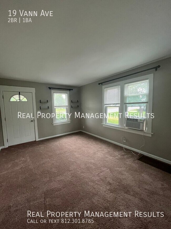 Building Photo - 2 Bedroom, 1 Bath Home, East Side