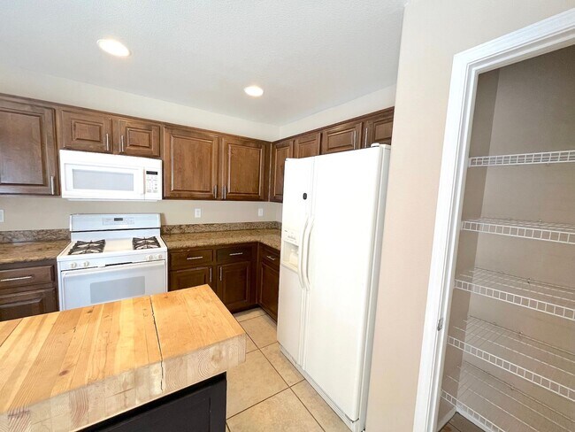 Foto del edificio - Spacious 3bed/2.5bath home