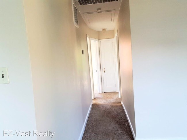 Building Photo - 3 br, 1 bath House - 1 Brentwood Dr