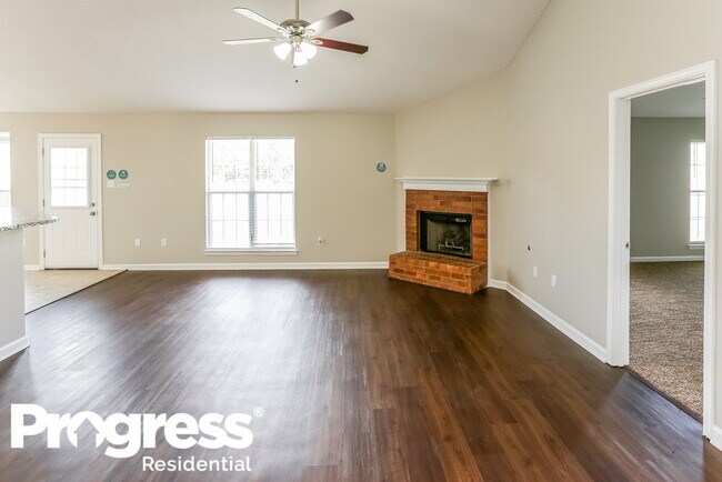 Foto del edificio - 5332 Woodchase Dr