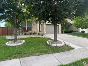 Building Photo - 1005 Sunny Meadows Loop