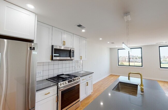 Foto del edificio - 2636 Belgrade St