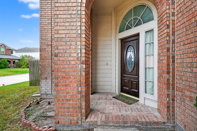 Building Photo - 15903 Timber Chase Dr