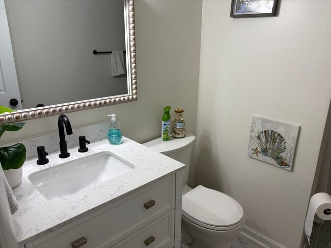 Foto del edificio - 2 Bedroom 2 Bath (+Bonus Bedoom) in Kill D...