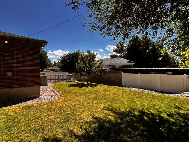 Foto del edificio - 1547 E Lanebrook Ln