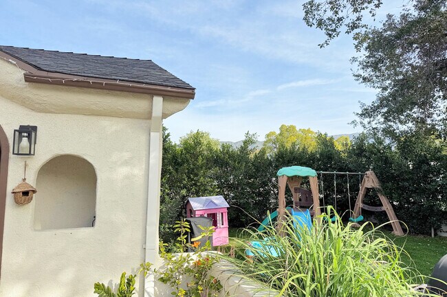 Foto del edificio - 1245 N Orchard Dr