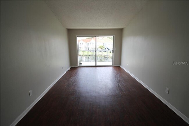 Building Photo - 2520 Woodgate Blvd