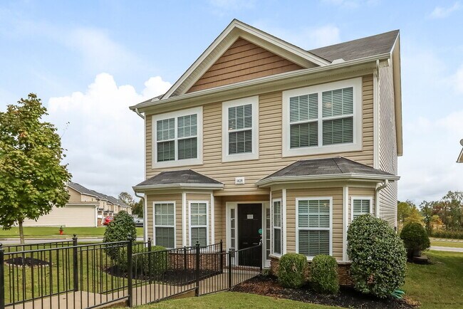 Building Photo - 1428 Sprucedale Dr