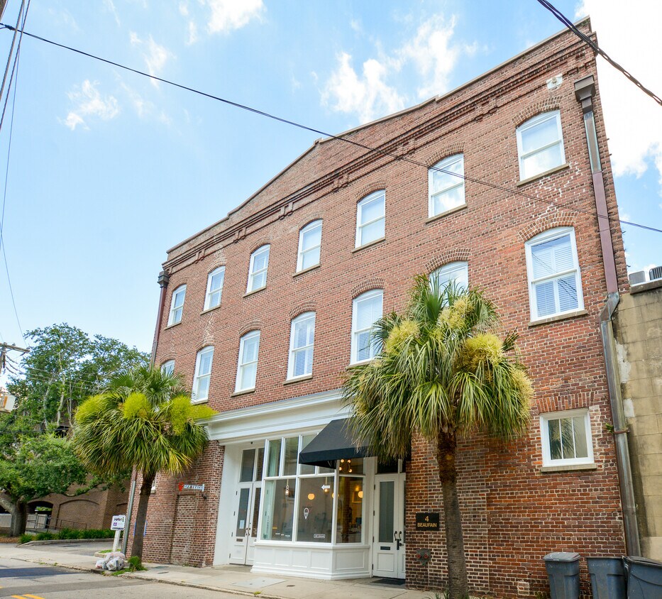 Luxury Downtown Condo in Harleston Village Condo for Rent in Charleston, SC