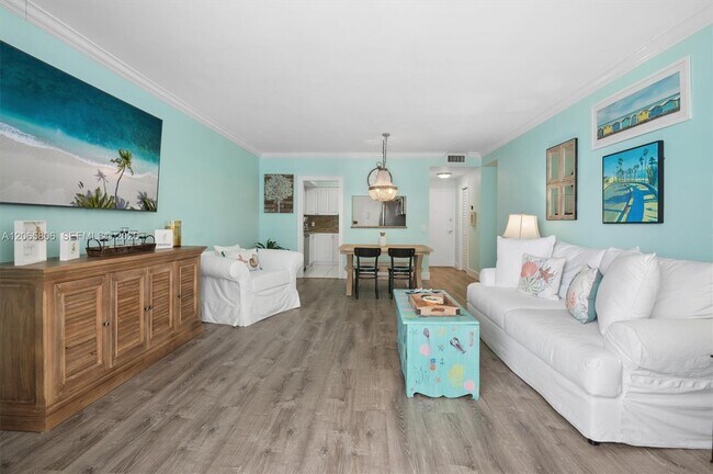 Building Photo - 3505 S Ocean Dr