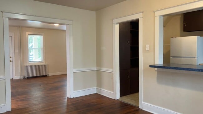 Building Photo - Beautiful 3 Bedroom 1 Bathroom in Lancaste...