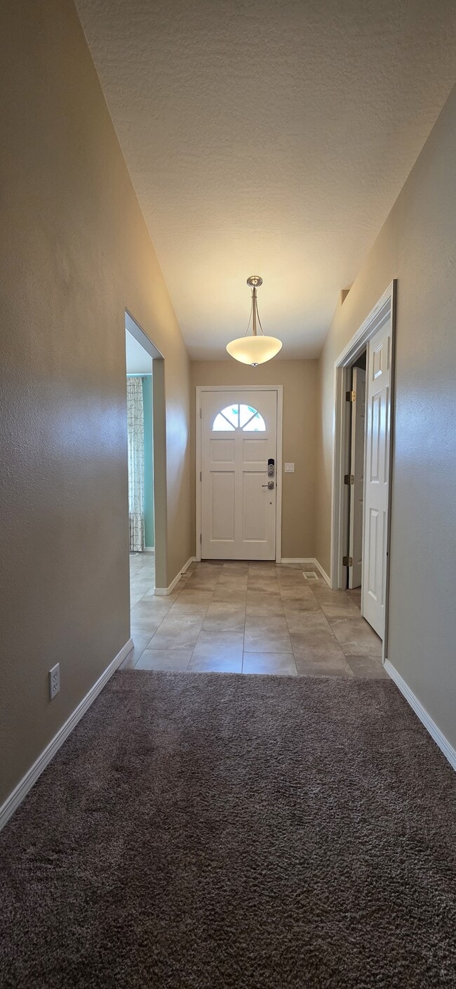 Building Photo - 1123 N Watson Way