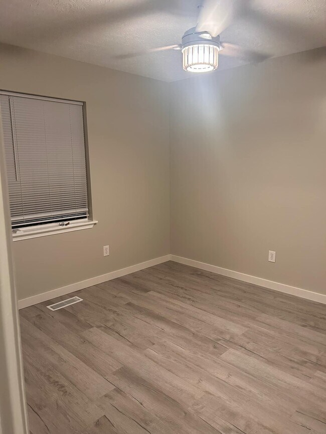 Building Photo - 107 Tinkerview Dr