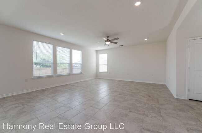 Building Photo - 4 br, 3 bath House - 5707 Larkspur Valley