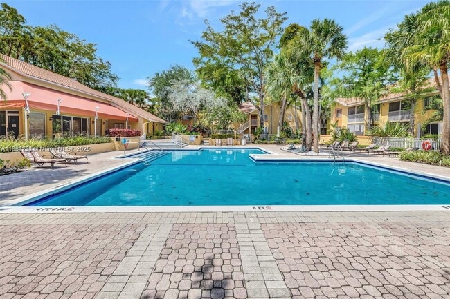 Building Photo - 937 Coral Club Dr