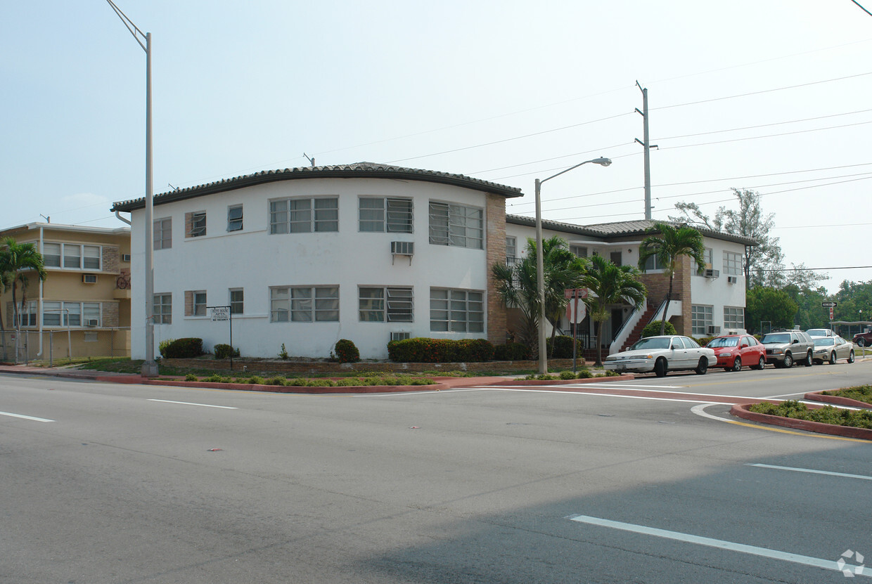 Building Photo - Kent House