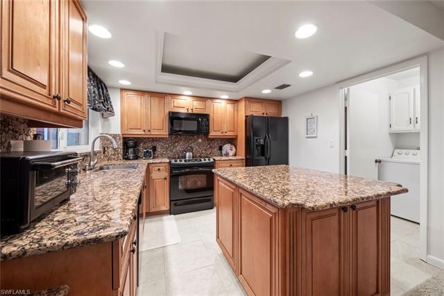 Foto del edificio - 7402 Lake Breeze Dr