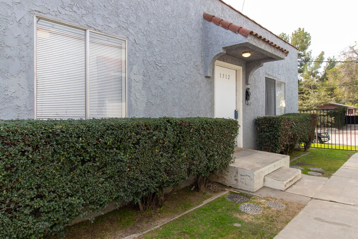 1312 N Raymond Ave Unit Front, Pasadena, CA 91103 Apartments in