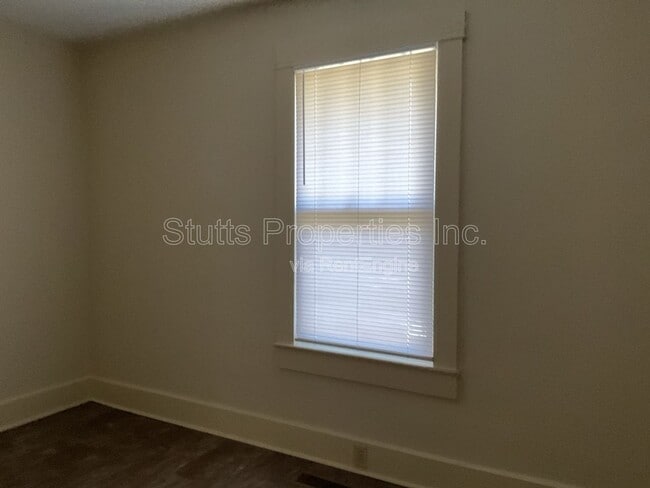 Building Photo - 1209 E Limestone St