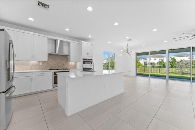 Building Photo - 1346 Harvester Xing